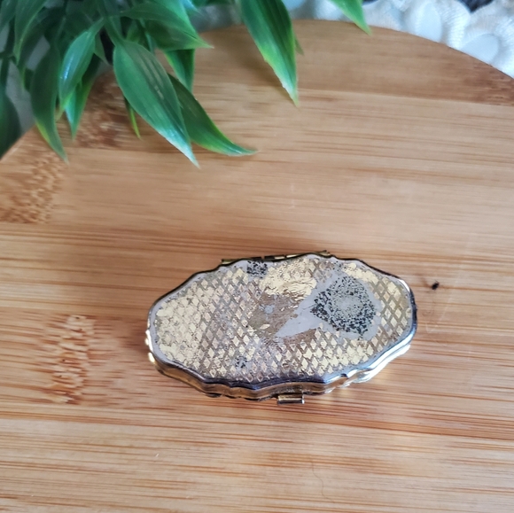 VINTAGE | Pill Box Gold & Red - Picture 4 of 7